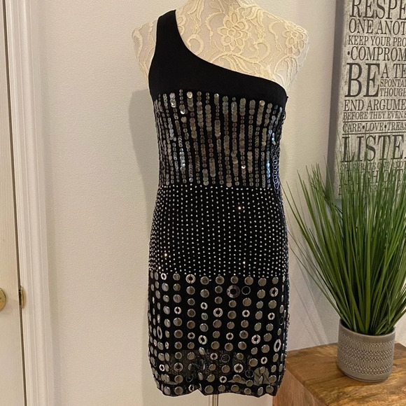 Alice + Olivia Liquid Gunmetal One Shoulder Dress - Picture 4 of 10